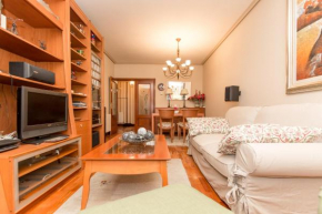 Отель Apartamento céntrico con vistas a la Ría! garage, ideal 2-4  Бильбао